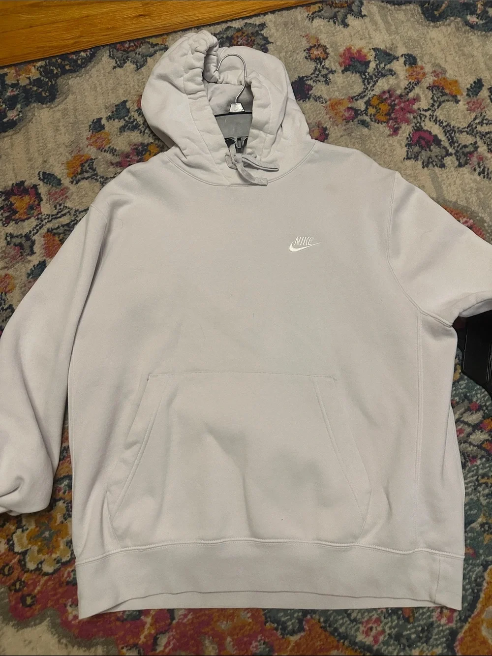 Nike Men's White Pullover Hoodie with Small Logo